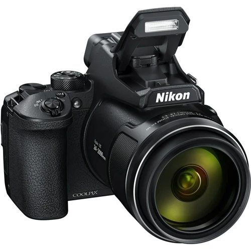 Nikon Coolpix P950 Black (VQA100EA): Розмір дисплея 3.2", 921000