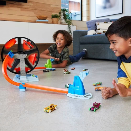 Трек Hot Wheels Круговое противостояние GJM77