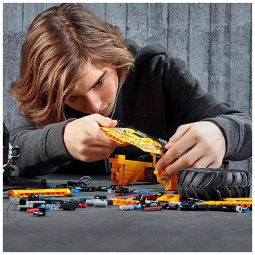 Авто-конструктор LEGO Technic 4x4 X-Treme Off-Roader (42099) фото 7