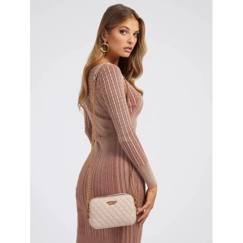 Женская сумка кросс боди GUESS MAILA CAMERA BAG бежево-розовая (HWQB8661140-NUD): Фактура Матовая, Стеганая