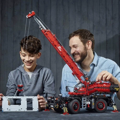 Конструктор LEGO Technic Подъёмный кран для пересечённой местности (42082) фото 4