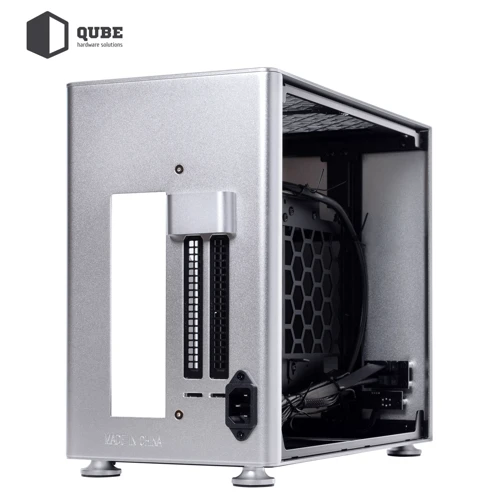 Корпус QUBE A4 Silver 600W (QBA4I_WS6U3): Материал передней панели алюминий