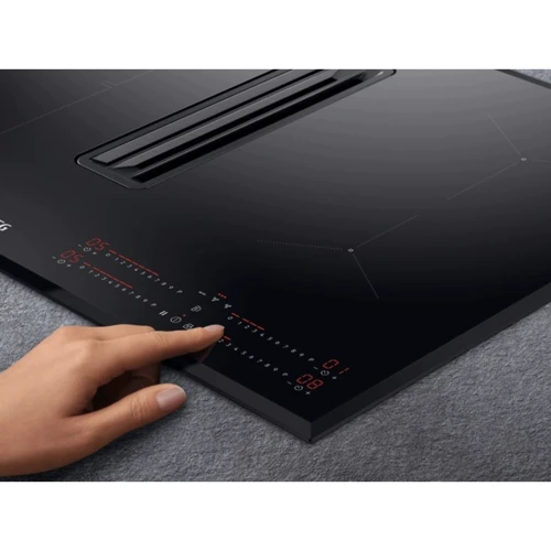 Варочная поверхность AEG CCE84543FB: Расположение панели Спереди справа