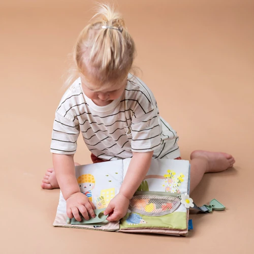 Развивающая мягкая книга Taf Toys Бизибук зайчонок (13355)