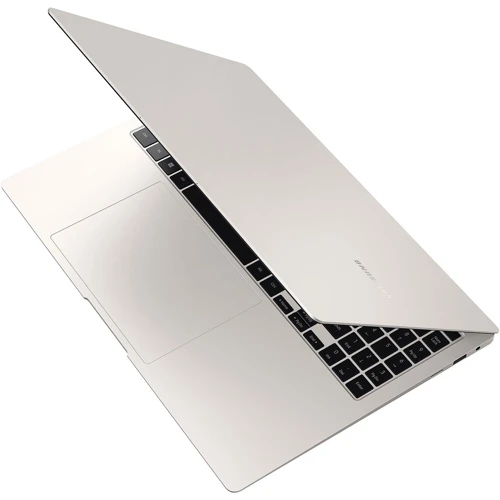 Ноутбук SAMSUNG Galaxy Book3 Pro (NP960XFG-KA1US): Видеоадаптер Intel Iris Xe Graphics (96EU)
