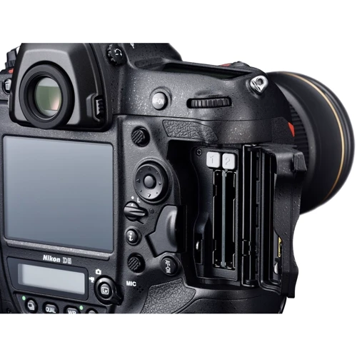Nikon D5 Body (XQD): Поддержка карт памяти XQD / CompactFlash (2 шт.)