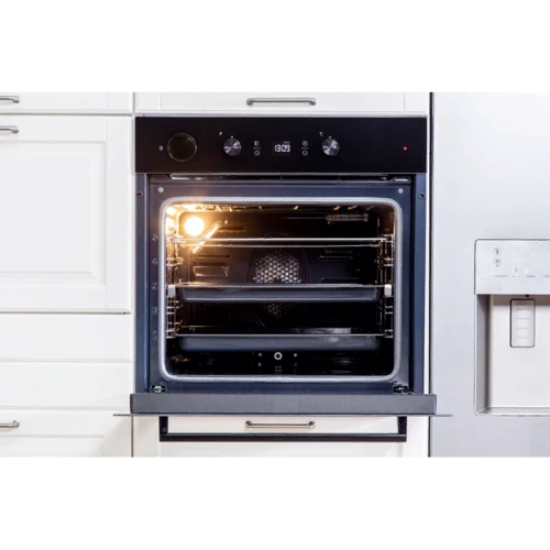 Духовой шкаф электрический Beko BIS24300BDS: Конвекция есть