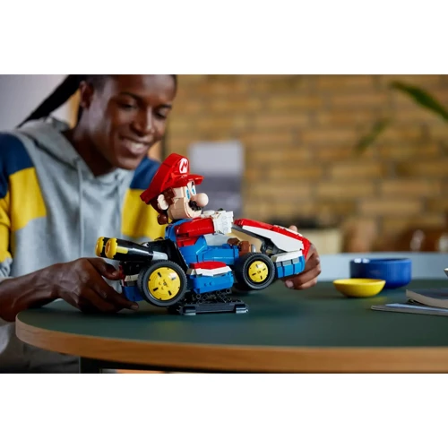 Конструктор LEGO Super Mario Mario Kart: Mario і Standard Kart (72037) фото 5