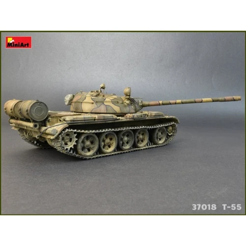 Сборная модель MiniArt Советский средний танк Т-55 образца 1963 г. с интерьером (MA37018) фото 10