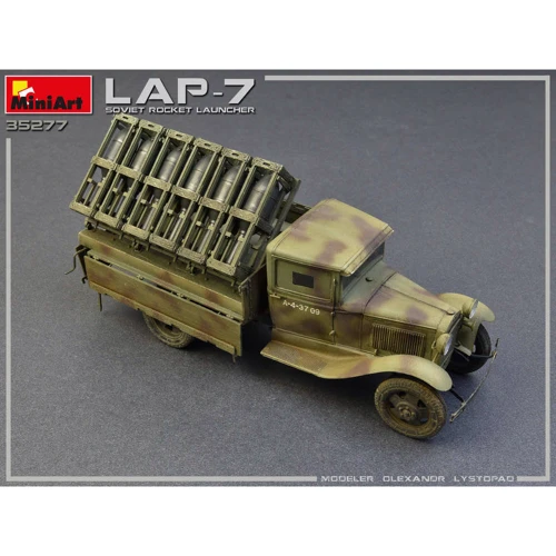 Сборная модель MiniArt MA35277 Советская ракетная пусковая установка LAP-7 фото 4