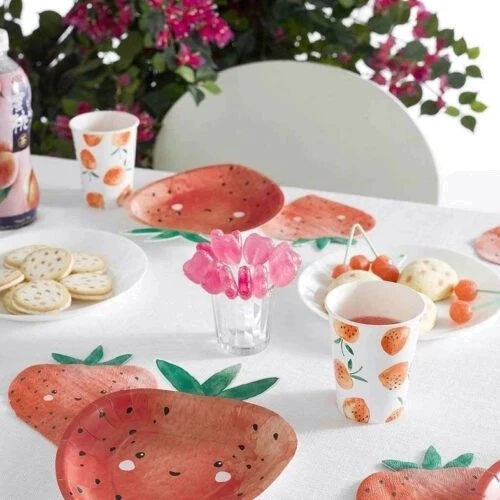 Сервировка стола Салфетки Talking Tables Strawberry Fields в форме клубники (STRAWB-NAPKIN-STRAWB) фото 2