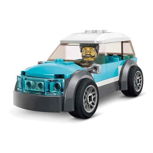 Конструктор LEGO City Семейный дом и электромобиль (60398)