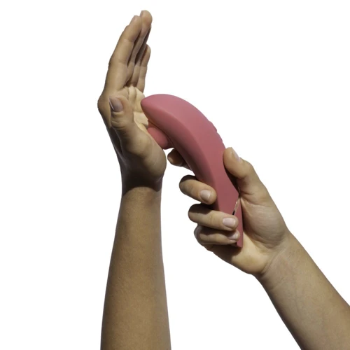 Вакуумный клиторальный стимулятор Womanizer Premium 2 Raspberry