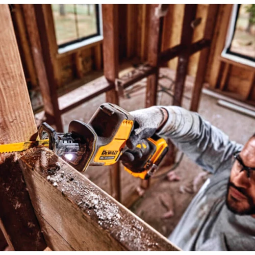 Пила шабельна акумуляторна DeWalt DCS369NT (без АКБ та ЗУ)