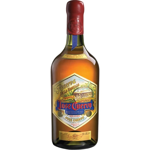 Текила Cuervo Reserva de la Familia 0.7 л (NMF5029977341003)