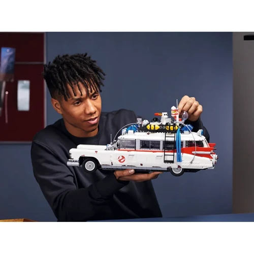 Конструктор LEGO Icons Автомобіль ECTO-1 мисливців за привидами (10274) фото 13