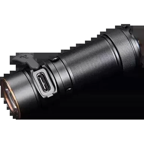 Фонарь туристический Fenix E18R V2.0: Светодиоды LUMINUS SST40