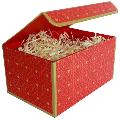 Подарочная коробка красная с золотым геометрическим рисунком, L — 25,3×18×13,5 см