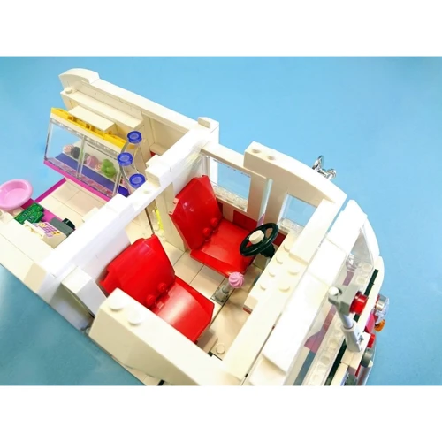 Конструктор XINGBAO XB-08004 MOC Фургон с мороженым, 1000 элемента
