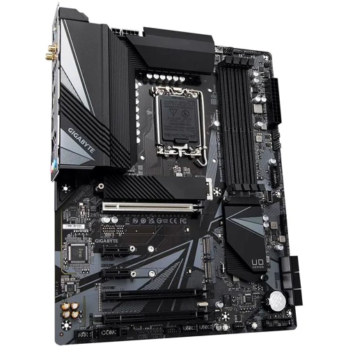 Gigabyte Z690 UD AX: Разъемы на плате SATA 3.0, M.2