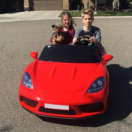 Електромобіль Kidsauto Двомісний Cayman 24V червоний (А021red): Вид автомобіль