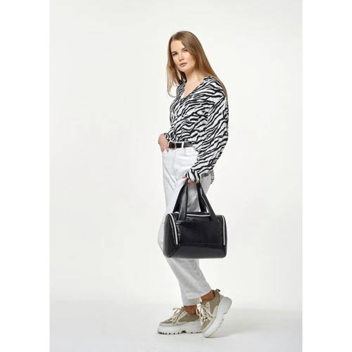 Жіноча спортивна сумка Sambag Vogue SQH чорна (90024002): Фактура Матовая, Гладкая