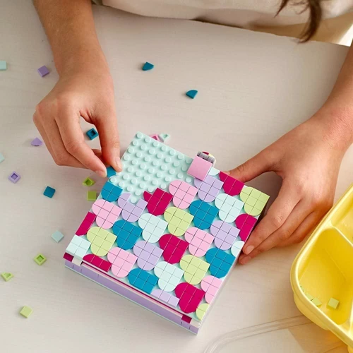 Шкатулка для драгоценностей LEGO DOTs 374 детали (41915): Рекомендуемый возраст от 6 до 12 лет