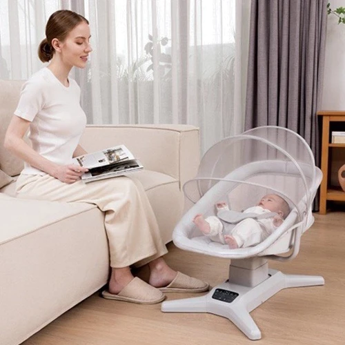Укачивающий центр Mastela 8301 white (35761): Дополнительные удобства Звуковое сопровождение, Ремни безопасности, пульт ДУ, таймер отключения укачивания, москитная сетка, Изменение наклона, дуга с игрушками