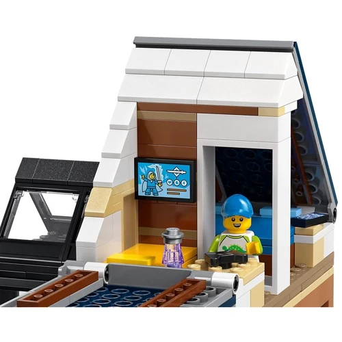Конструктор LEGO City Семейный дом и электромобиль (60398)