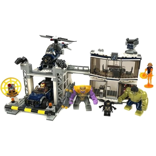 Конструктор LEGO Super Heroes Marvel Comics Битва на базі Месників (76131) фото 3