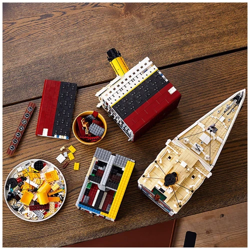 Блоковий конструктор LEGO Icons Титанік (10294): Серія Icons
