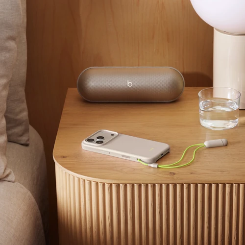 Чехол для iPhone Beats iPhone 17 Pro Kickstand Case with MagSafe and Camera Control - Lime Stone (MGTN4)