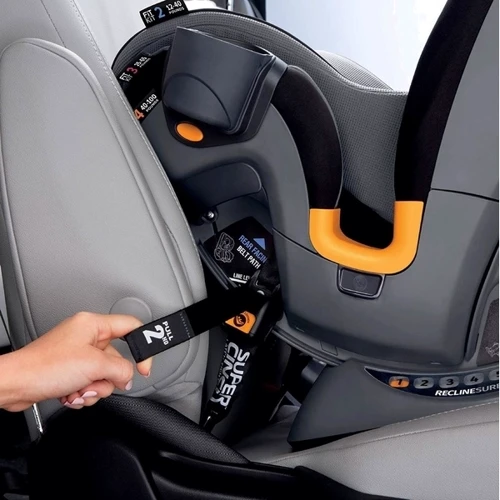 Автокрісло Chicco Fit4 0 + / 1/2/3, чорний (79645.78): Кріплення Isofix є