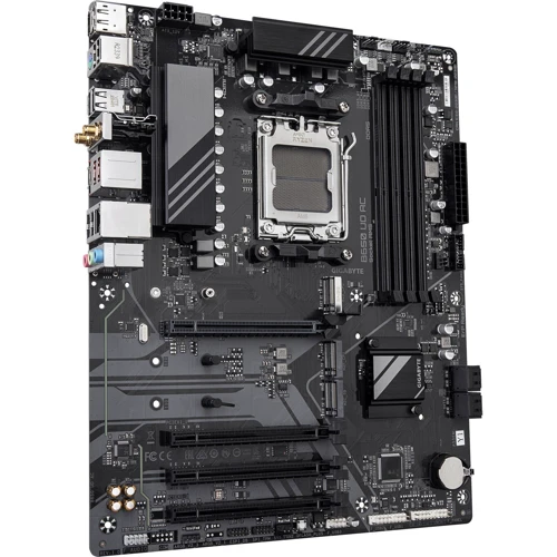 Gigabyte B650 UD AX: Роз'єми на задній панелі USB 3.2 Gen 2, HDMI, DisplayPort, Ethernet RJ-45, USB 2.0, USB Type-C