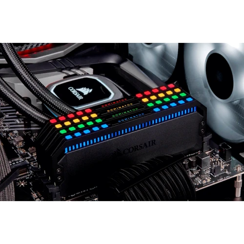Corsair 64 GB (4x16GB) DDR4 3200 MHz Dominator Platinum RGB (CMT64GX4M4C3200C16) фото 4