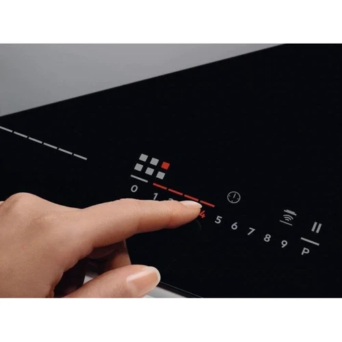 Варочная поверхность электрическая Electrolux EIV9467: Рабочая поверхность стеклокерамика