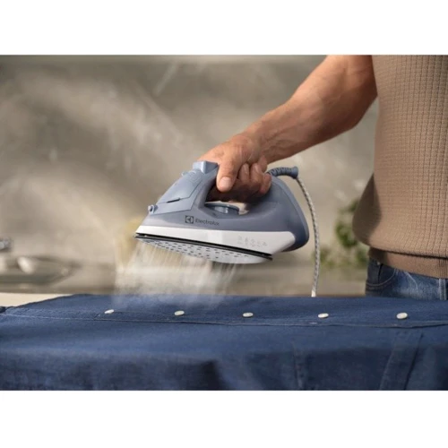 Утюг Electrolux E3SI1-2DB