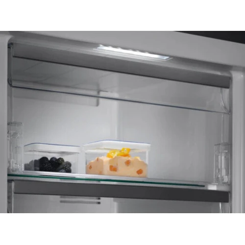 Морозильная камера Electrolux RUT7ME28X2