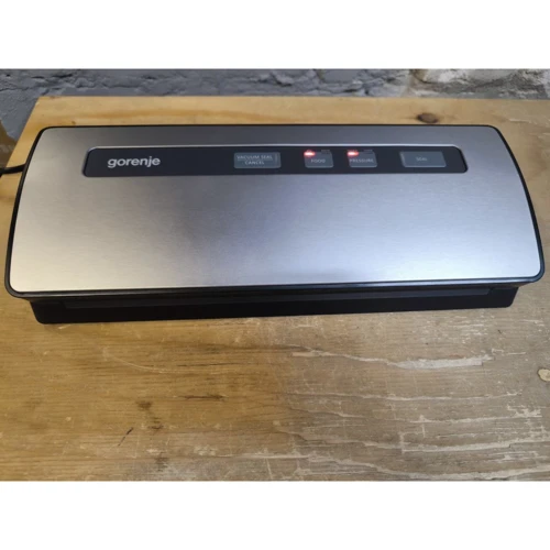 Gorenje VS 120 E (Вакуумные упаковщики)(79006523)Stylus approved: Причина уценки Неполный комплект. В коробке нет пакетов 10шт. Товар новый, рабочий