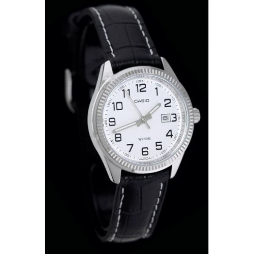 Наручний годинник Casio (LTP-1302PL-7BVEF): Стиль класичний