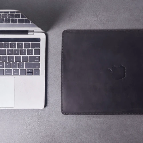 INCARNE Vertical cover LOGO Free Port Plus Black for MacBook Air 13" M3 | M2 | M1: Тип аксессуара чехол
