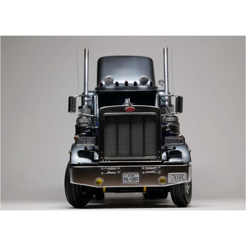 Сборная модель-копия Revell Грузовой тягач Peterbilt 359 уровень 5 масштаб 1:25 (RVL-12627) фото 5