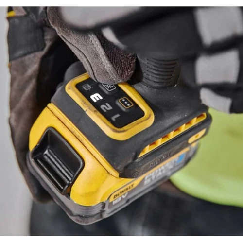 Шуруповерт DeWalt DCF860NT UA (без АКБ та ЗУ): Харчування від акумулятора