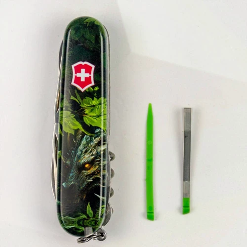 Мультитул Victorinox HUNTSMAN ZODIAC Зеленый деревянный дракон 1.3713.3.Z3240p (Vx13713.3_Z3240p) фото 5