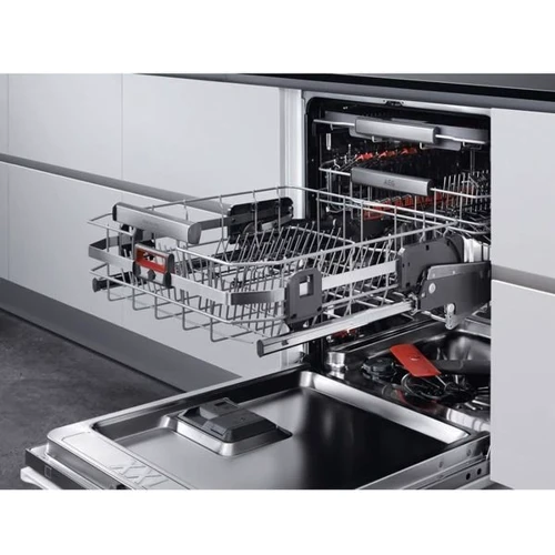 Встраиваемая посудомоечная машина AEG FSE83807P: Вместимость (комплектов) 13