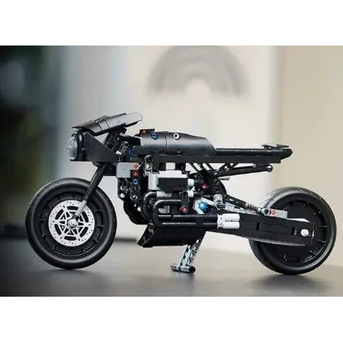 Конструктор LEGO Technic DC Batman Бетмен: Бетцикл 641 деталь (42155): Серія TECHNIC