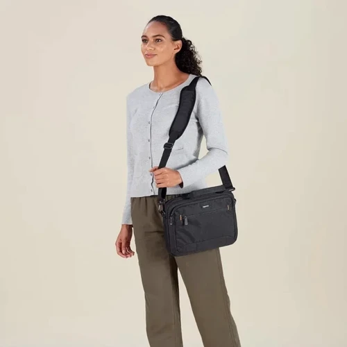Сумка для ноутбуков Amazon 11.6" Basics Laptop and Tablet Bag Black (B00DUGZFA6): Внутренние размеры 299x20x220 мм
