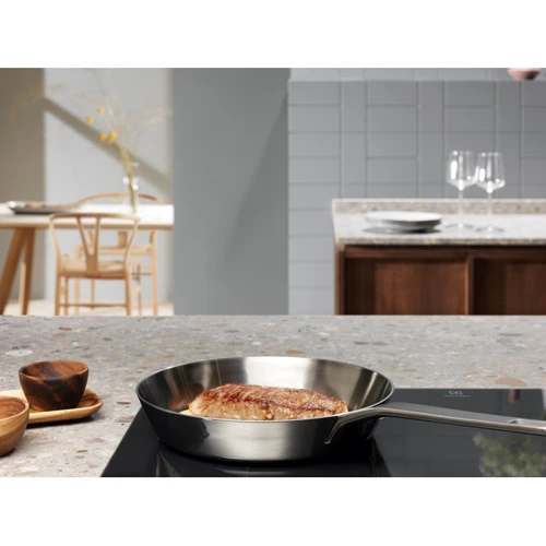Варильна поверхня електрична Electrolux EIS8648 фото 8