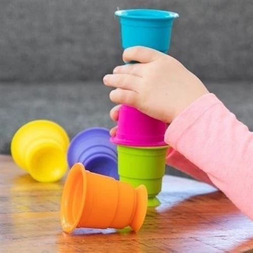 Іграшка тактильна Fat Brain Toys Suction Kupz М'які чашки 6 шт. (FA183-1): Стать Для девочек, Для мальчиков