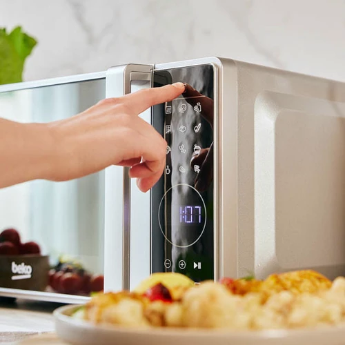 Микроволновая печь Beko MOC20130SFB: Мощность микроволн, Вт 700